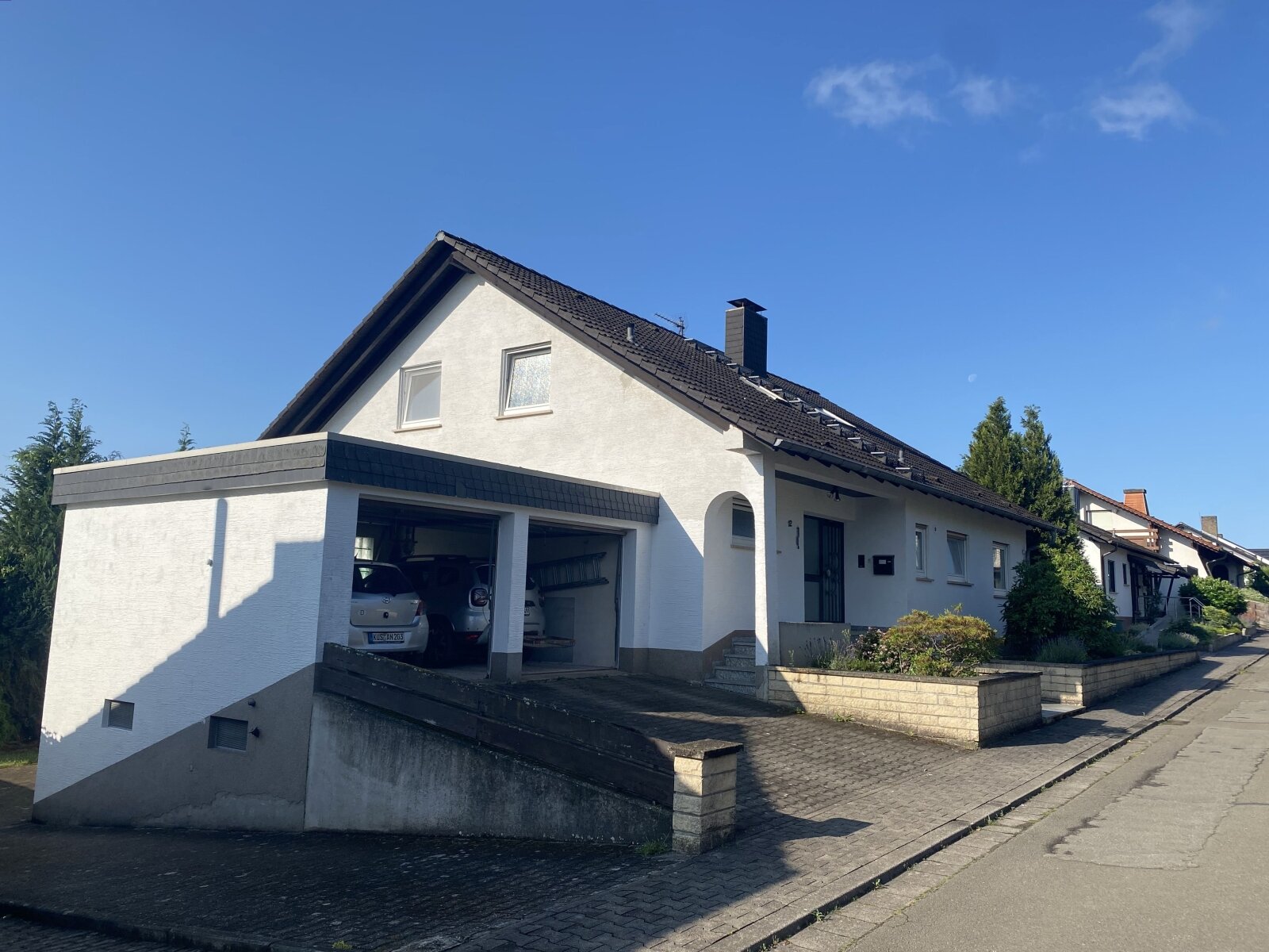 Gepflegtes Einfamilienhaus mit Doppelgarage und toller Fernsicht Gepflegtes Einfamilienhaus mit Doppelgarage und toller Fernsicht