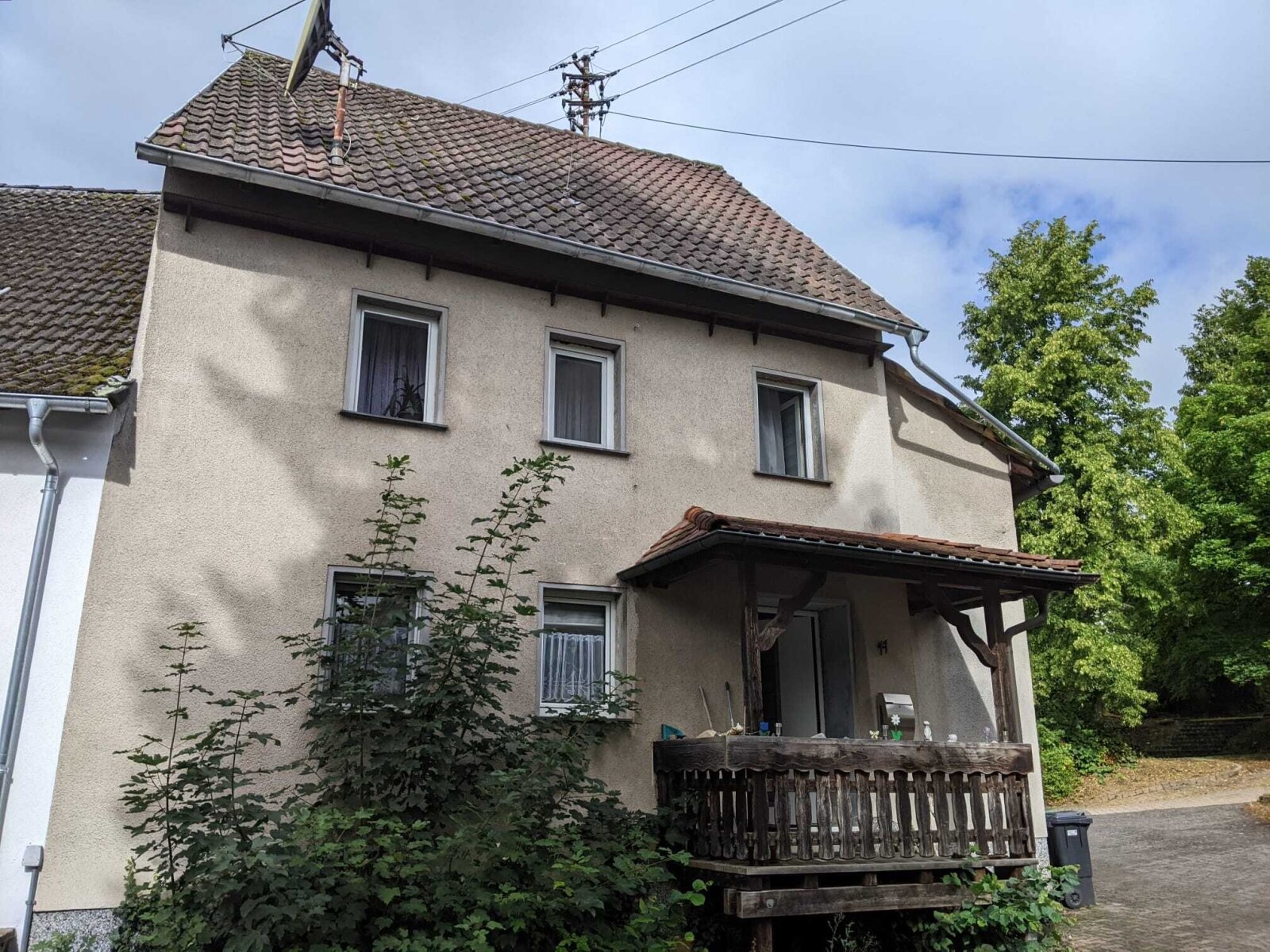Handwerker aufgepasst - Ehemaliges Bauernhaus mit Scheune Handwerker aufgepasst - Ehemaliges Bauernhaus mit Scheune