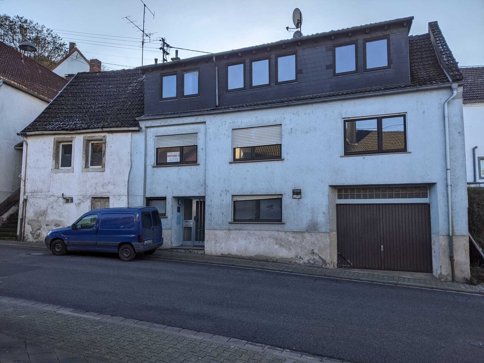 Ein bis Zwei Familien Haus mit Garage Ein bis Zwei Familien Haus mit Garage