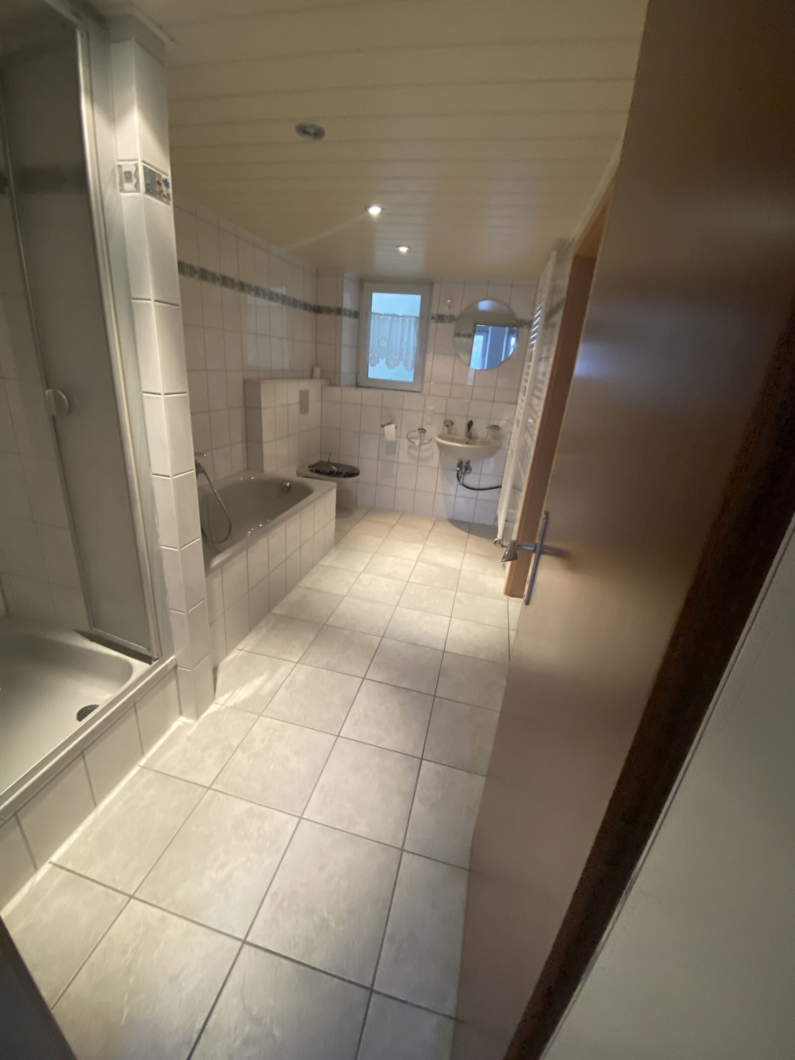 Solides Zweifamilienhaus mit Photovoltaikanlage Solides Zweifamilienhaus mit Photovoltaikanlage