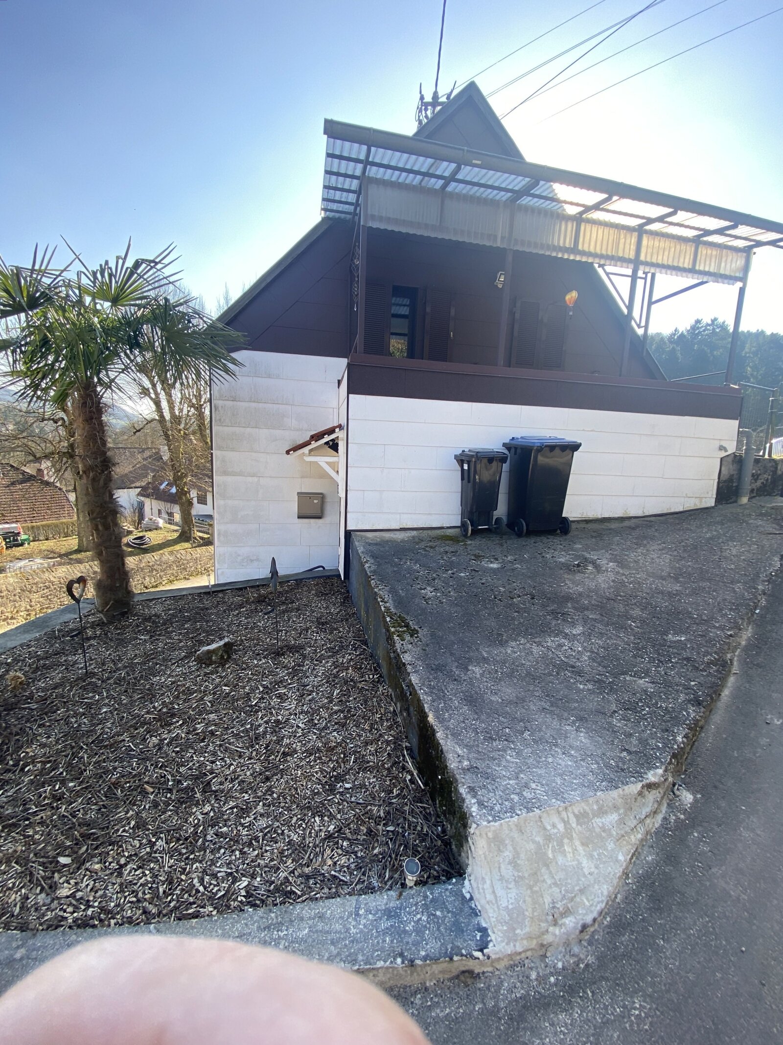 Einfamilienhaus mit kleinem Garten Einfamilienhaus mit kleinem Garten