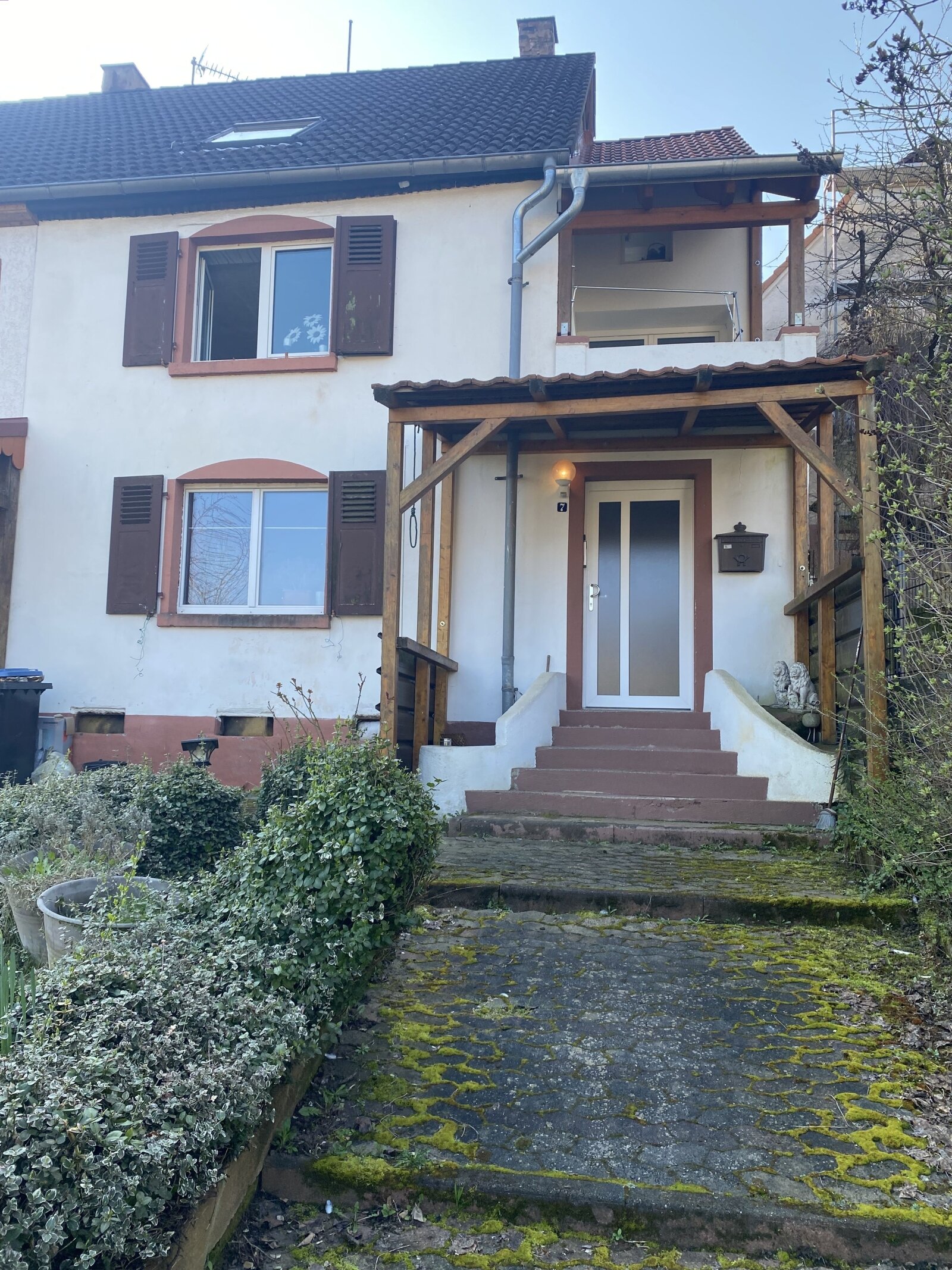 Doppelhaushälfte mit Garage Doppelhaushälfte mit Garage