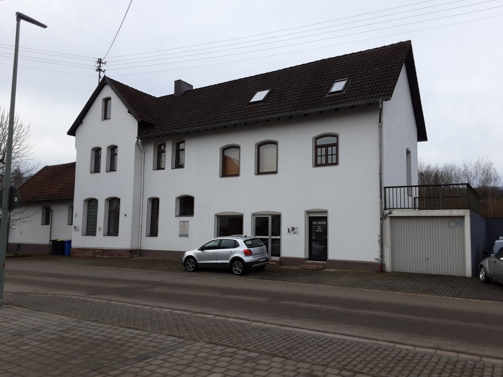 Kapitalanleger aufgepasst!!Top-gepflegte Immobilie mit 4-5 Wohneinheiten und 1 Gewerbeeinheit in Schmelz-Primsweiler zu verkaufen Kapitalanleger aufgepasst!!Top-gepflegte Immobilie mit 4-5 Wohneinheiten und 1 Gewerbeeinheit in Schmelz-Primsweiler zu verkaufen