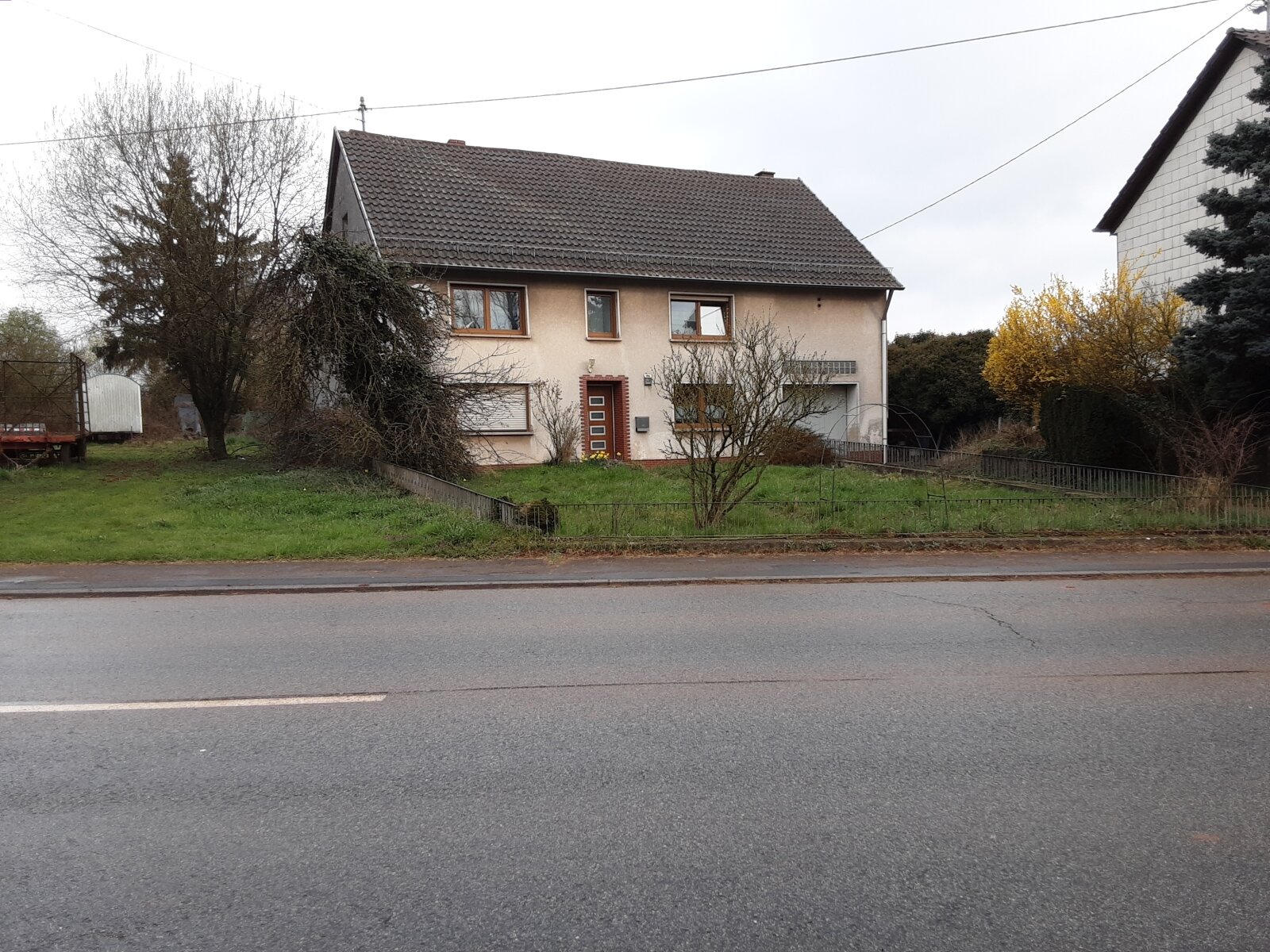 Neuer Preis !! Freistehendes 1-2 Familienhaus in schöner Lage von Heusweiler Obersalbach-Kurhof zu verkaufen Neuer Preis !! Freistehendes 1-2 Familienhaus in schöner Lage von Heusweiler Obersalbach-Kurhof zu verkaufen