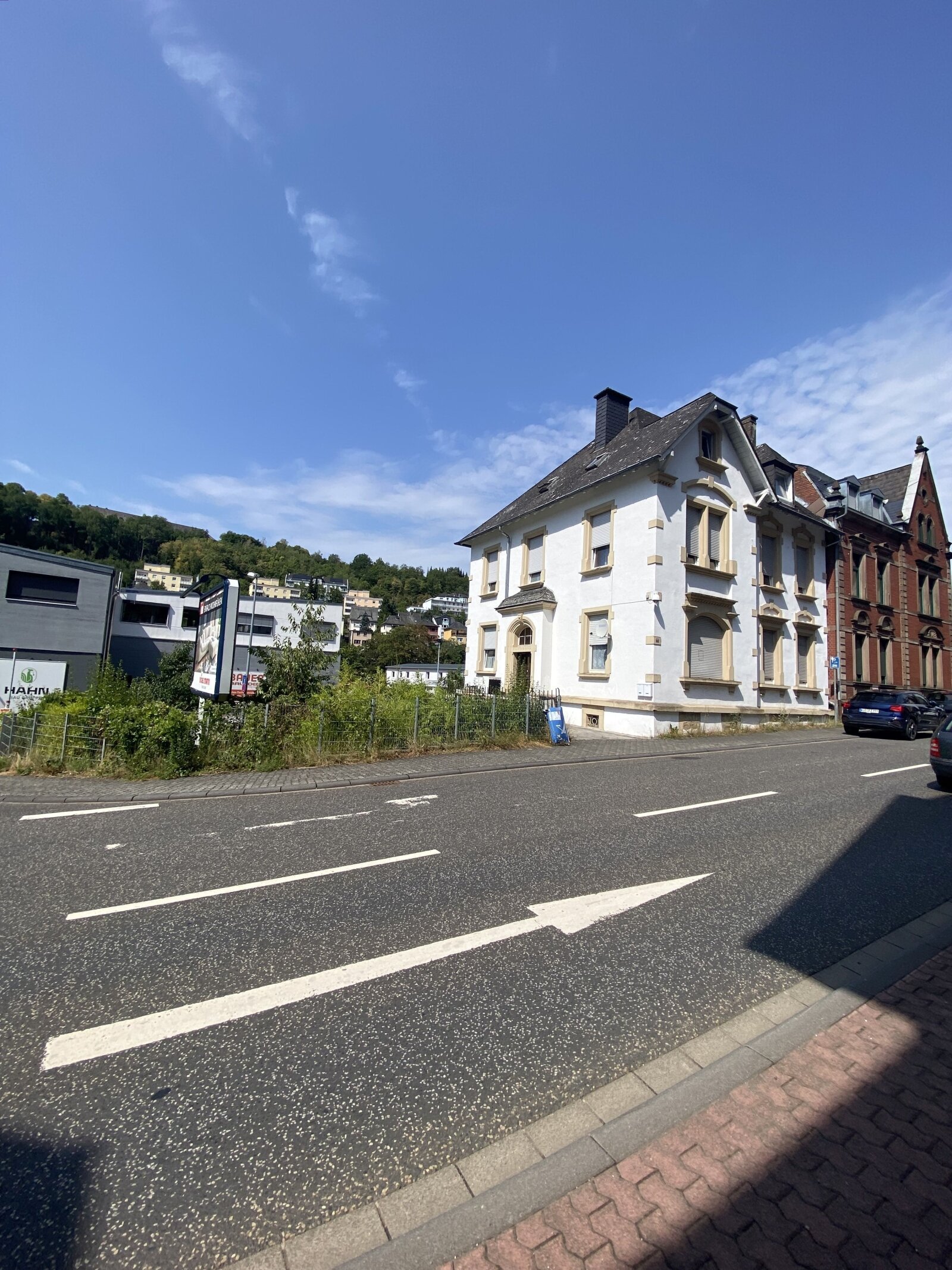 Dreifamilienhaus , vollvermietet Dreifamilienhaus , vollvermietet
