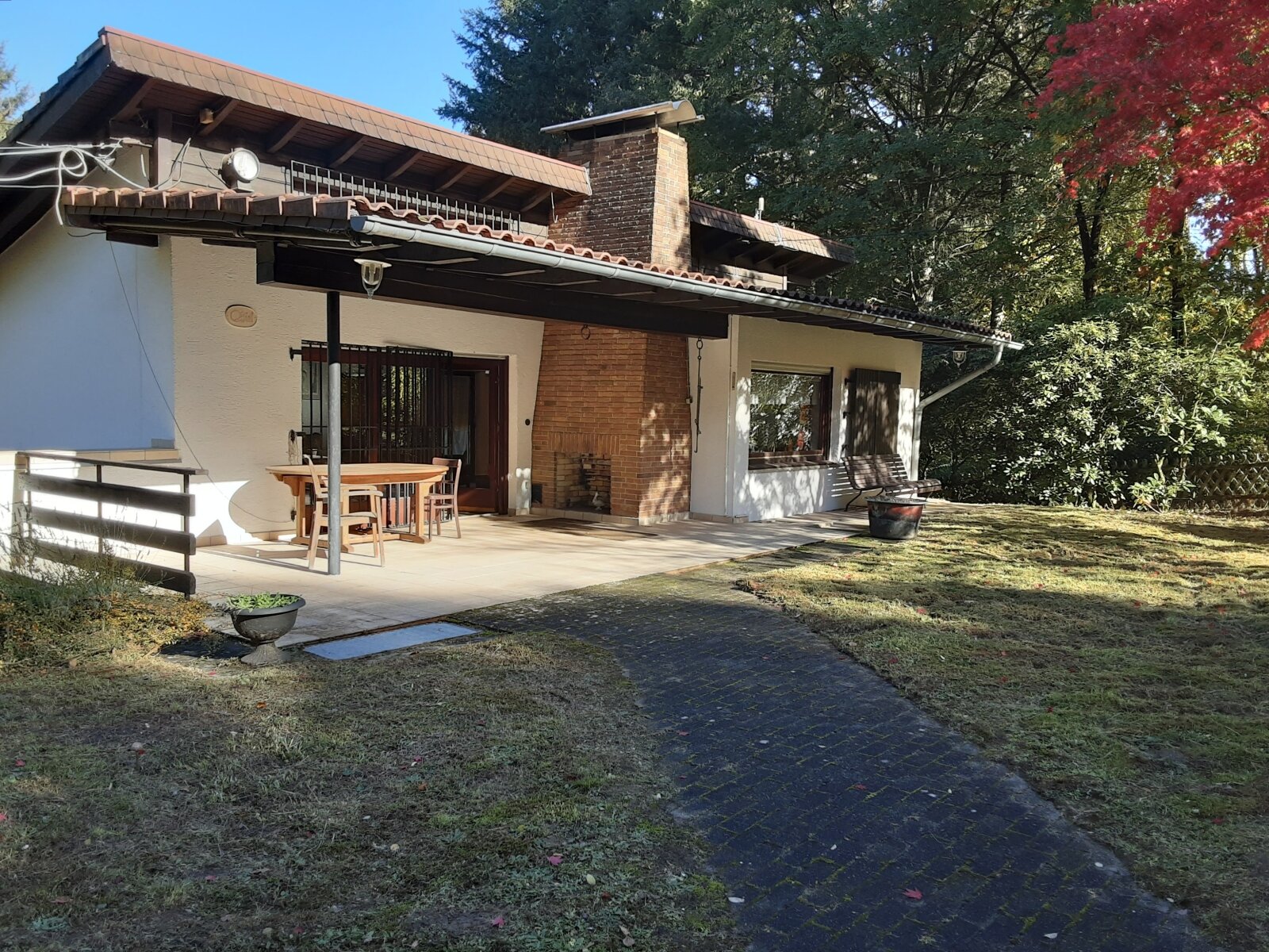 Wunderschönes Einfamilienhaus in idyllischer, ruhiger Wohnlage mit großzügigem Grundstück in Schmelz- Hüttersdorf zu verkaufen Wunderschönes Einfamilienhaus in idyllischer, ruhiger Wohnlage mit großzügigem Grundstück in Schmelz- Hüttersdorf zu verkaufen